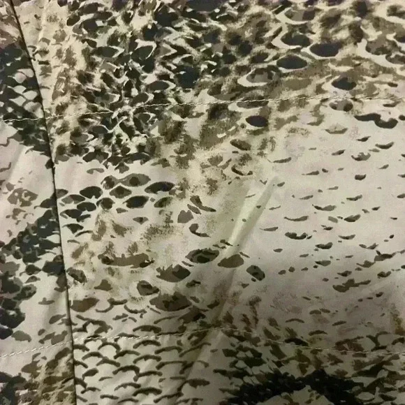 Dennis Basso QVC snake print 1x plus winter coat. Zip and snap front with collar - Picture 7 of 8